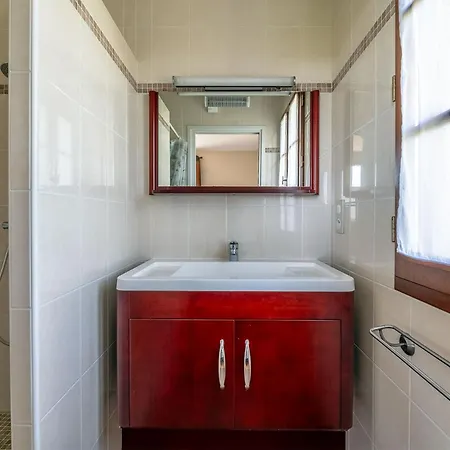 Casa de Férias La Tour Du Fauconnier *